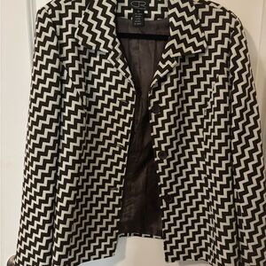 CR Sportswear Fully Lined Chocolate & Off White Zig Zag GEO Pattern Size 12